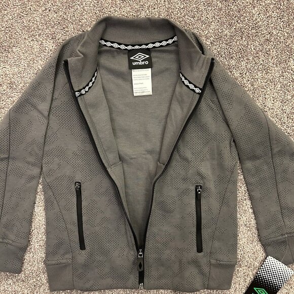 Umbro Kids Tech Soccer Full Zip Jacket Size XS (4/5) Gray Zipped Pockets NWT - Picture 7 of 14